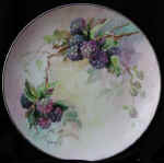 China Plate Blackberries.jpg (38829 bytes)